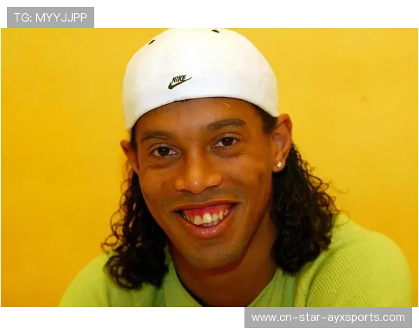 小罗笑容回归，花式过人引全场欢呼